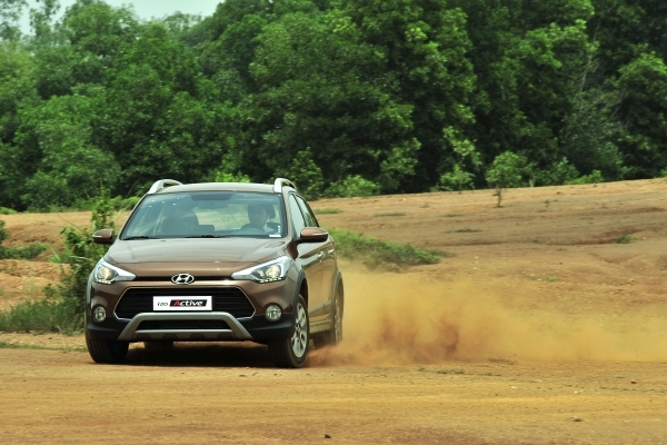 Hyundai i20 Active: Gọn và linh hoạt